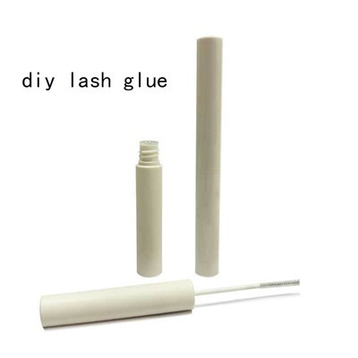 Adeziv pentru extensie de gene DIY